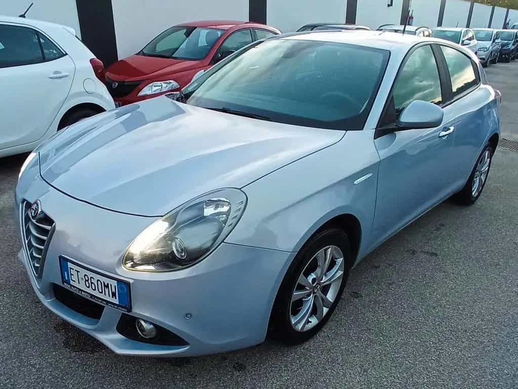 Alfa Romeo Giulietta MJT NAVI 01/2015-photo-1