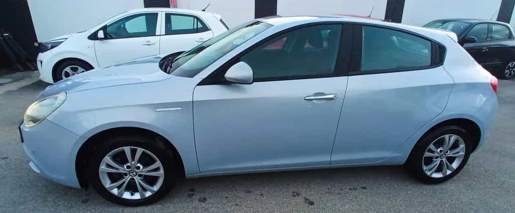 Alfa Romeo Giulietta MJT NAVI 01/2015-photo-11