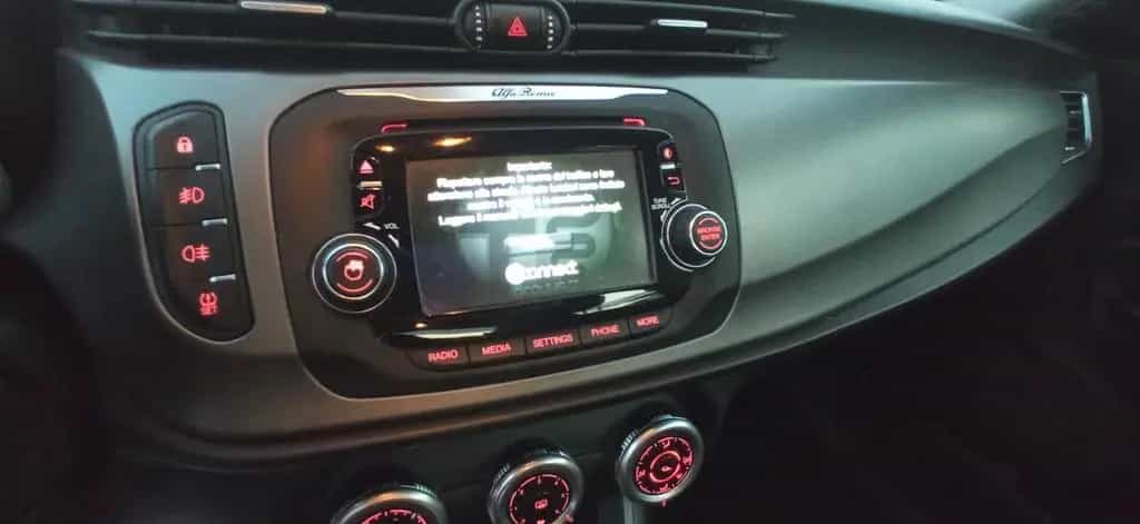 Alfa Romeo Giulietta MJT NAVI 01/2015-photo-14