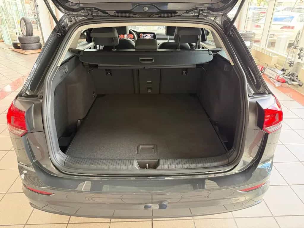Volkswagen Golf VIII Variant Life Climatronic Winterpaket 03/2023-photo-10