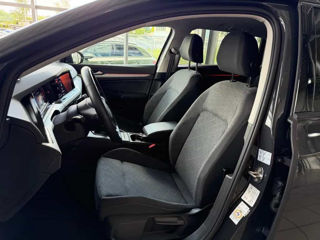 Volkswagen Golf VIII Variant Life Climatronic Winterpaket 03/2023-photo-15