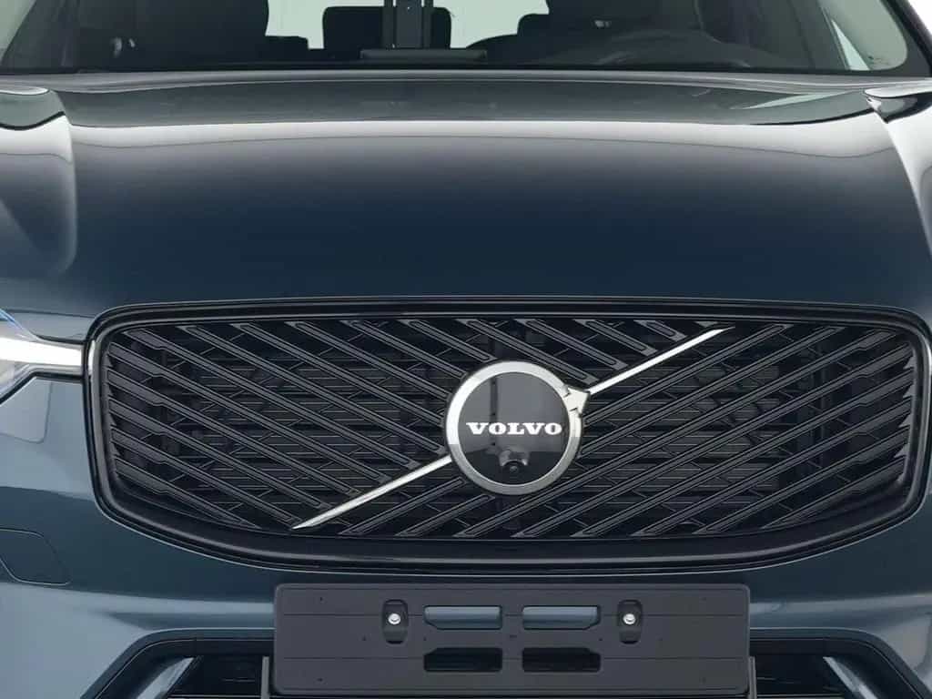 Volvo XC60 B5 Plus Dark AWD 07/2025-photo-3