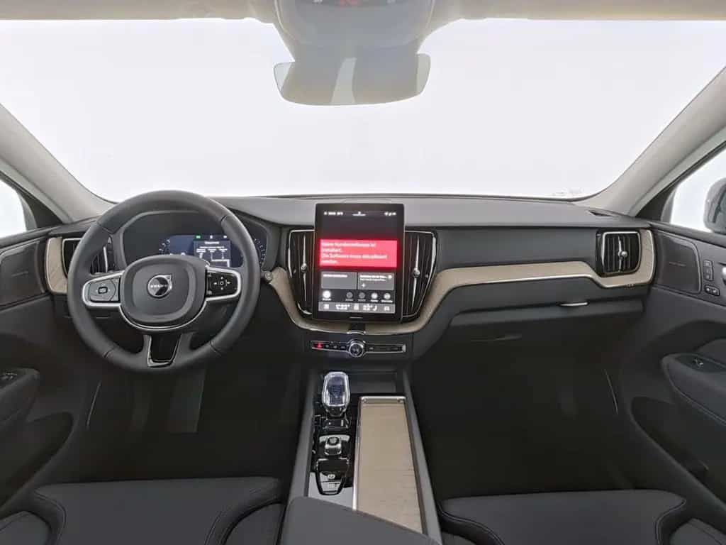 Volvo XC60 B5 Plus Dark AWD 07/2025-photo-4
