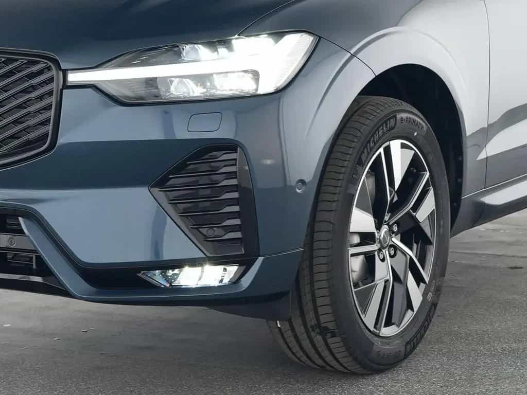 Volvo XC60 B5 Plus Dark AWD 07/2025-photo-8