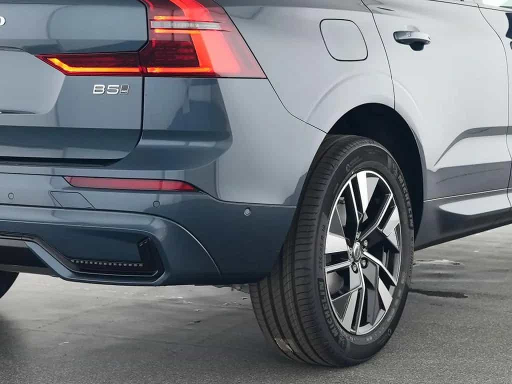 Volvo XC60 B5 Plus Dark AWD 07/2025-photo-9