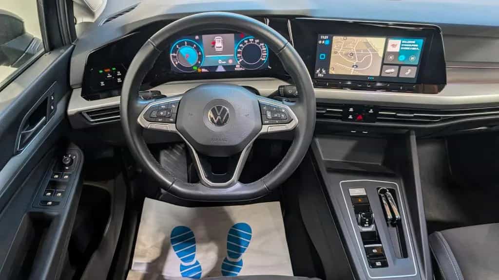 Volkswagen Golf VIII 2.0TDI DSG Var. Life AID*ACC*LANE*SHZ 07/2022-photo-17