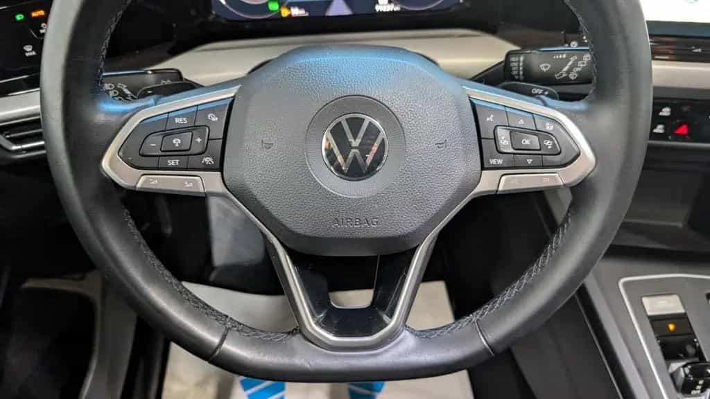 Volkswagen Golf VIII 2.0TDI DSG Var. Life AID*ACC*LANE*SHZ 07/2022-photo-18