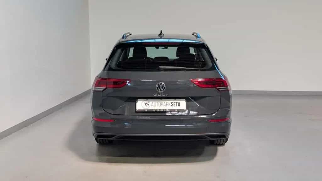 Volkswagen Golf VIII 2.0TDI DSG Var. Life AID*ACC*LANE*SHZ 07/2022-photo-4