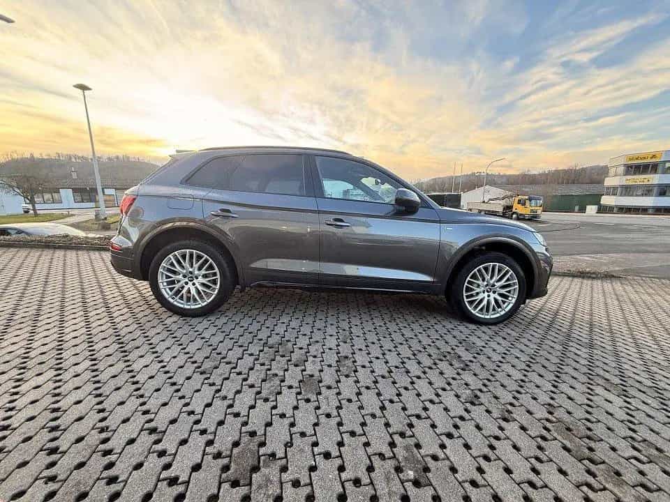Audi Q5 3.0 285 PS Quattro S-LINE AHK *Winterräder* 11/2021-photo-5