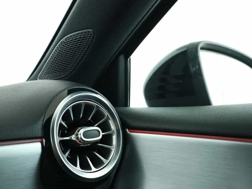 Mercedes-Benz A 35 AMG 4M Panorama*Multibeam*Standheizung*360° 10/2019-photo-15