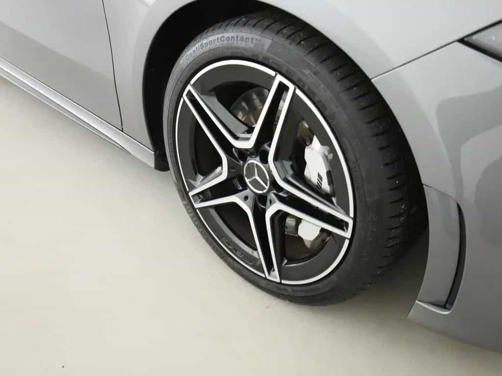 Mercedes-Benz A 35 AMG 4M Panorama*Multibeam*Standheizung*360° 10/2019-photo-21