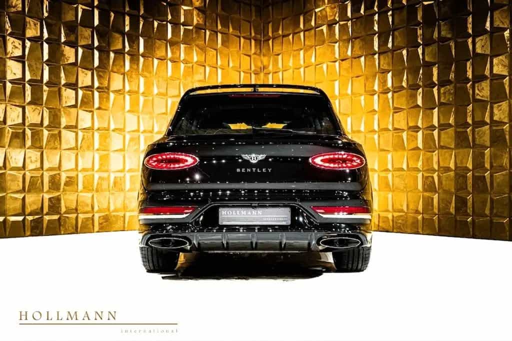 Bentley Bentayga Speed + MY2026 + 5 Seats + STOCK null-photo-4