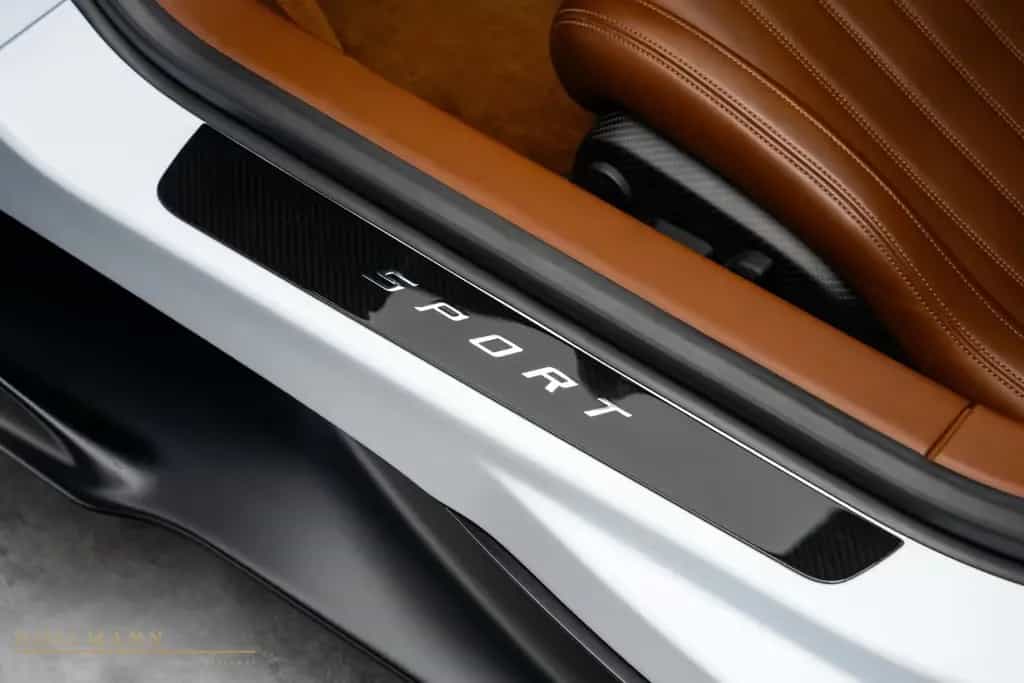 Bugatti Chiron SPORT + W16 + 8L + 1500 PS + CARBON 04/2022-photo-15