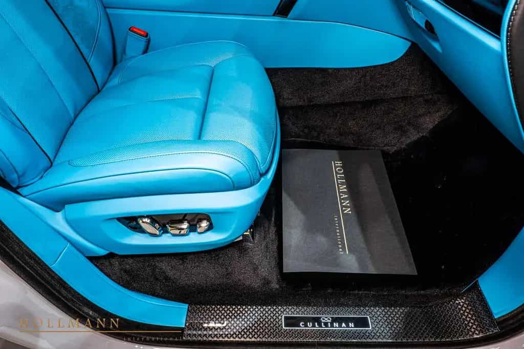 Rolls-Royce Cullinan SERIES II + BLACK BADGE + MY2026 null-photo-19