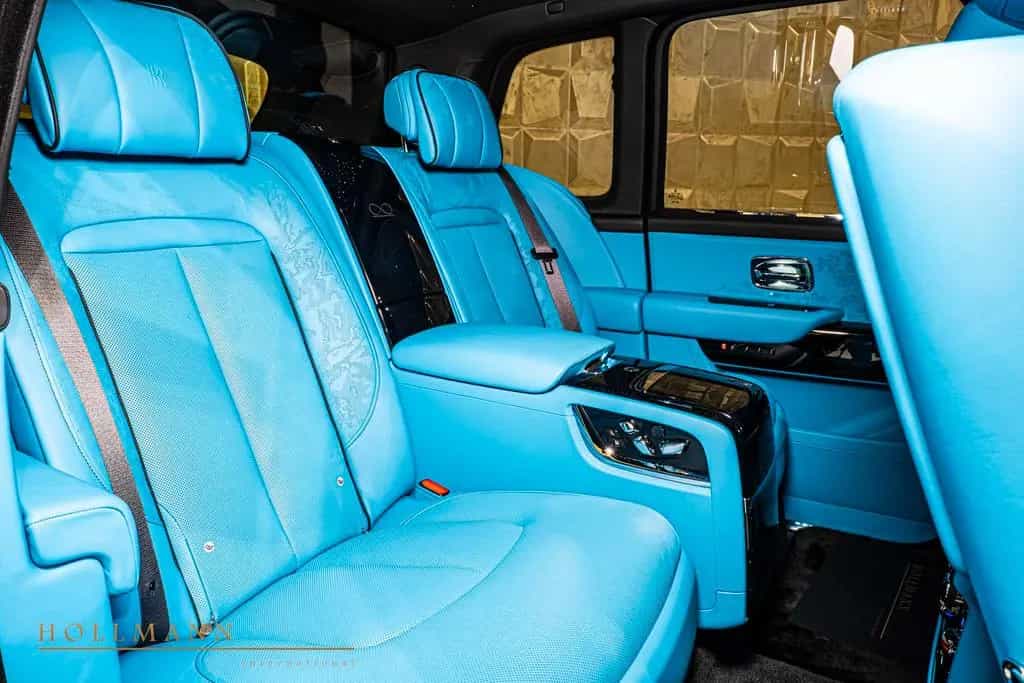 Rolls-Royce Cullinan SERIES II + BLACK BADGE + MY2026 null-photo-21
