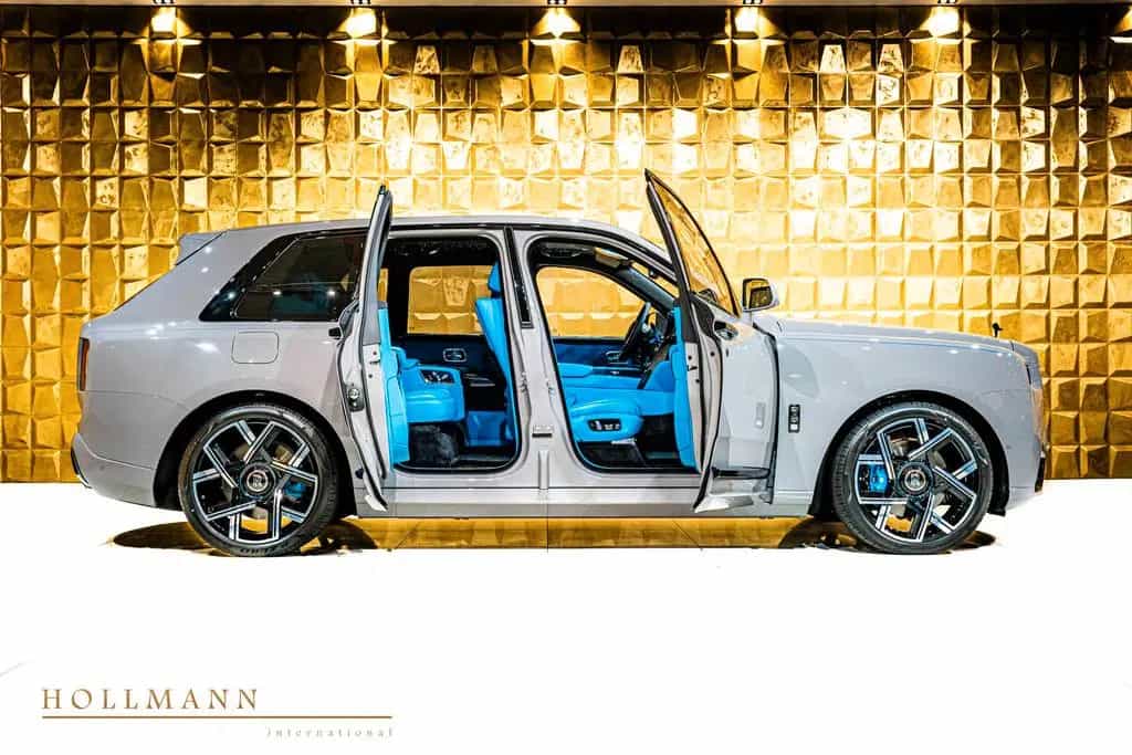 Rolls-Royce Cullinan SERIES II + BLACK BADGE + MY2026 null-photo-2