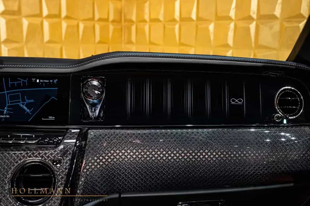 Rolls-Royce Cullinan SERIES II + BLACK BADGE + STAR ROOF null-photo-9