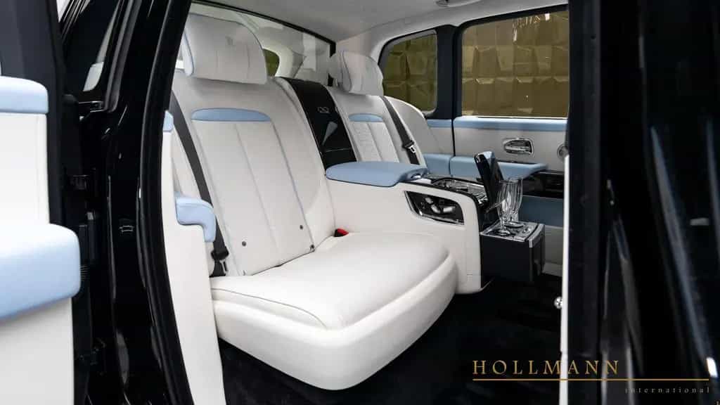 Rolls-Royce Cullinan SERIES II BLACK BADGE +MY2026+ BESPOKE null-photo-13