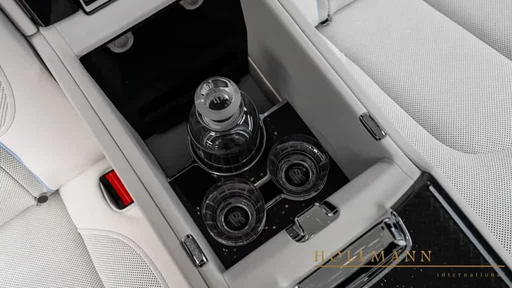 Rolls-Royce Cullinan SERIES II BLACK BADGE +MY2026+ BESPOKE null-photo-18