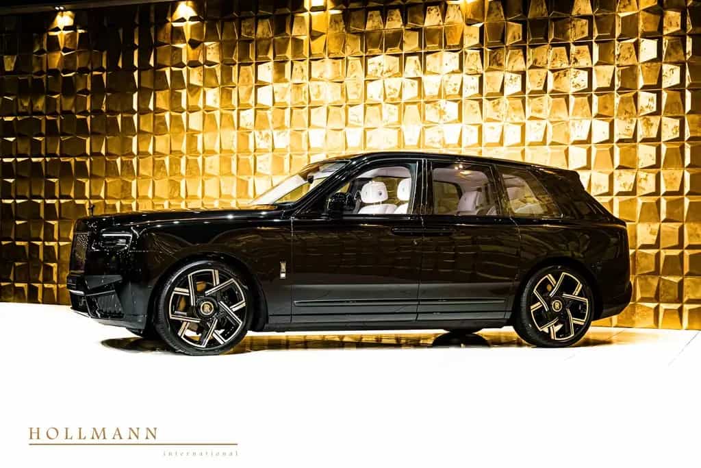Rolls-Royce Cullinan SERIES II BLACK BADGE +MY2026+ BESPOKE null-photo-2
