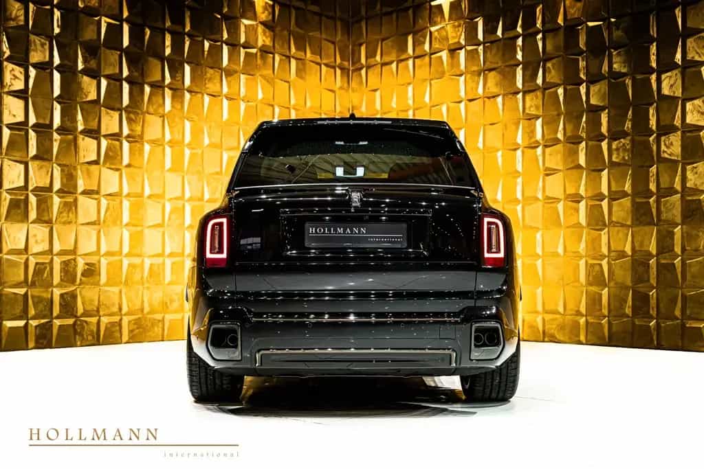 Rolls-Royce Cullinan SERIES II BLACK BADGE +MY2026+ BESPOKE null-photo-4