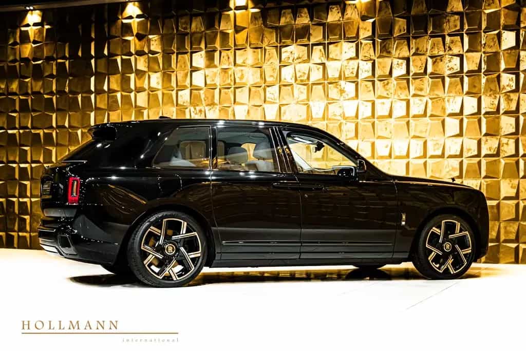 Rolls-Royce Cullinan SERIES II BLACK BADGE +MY2026+ BESPOKE null-photo-5