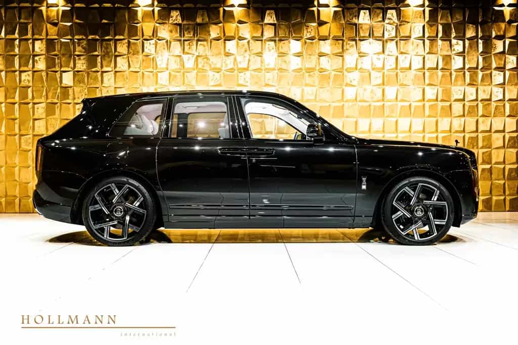 Rolls-Royce Cullinan SERIES II BLACK BADGE +MY2026+ BESPOKE null-photo-6