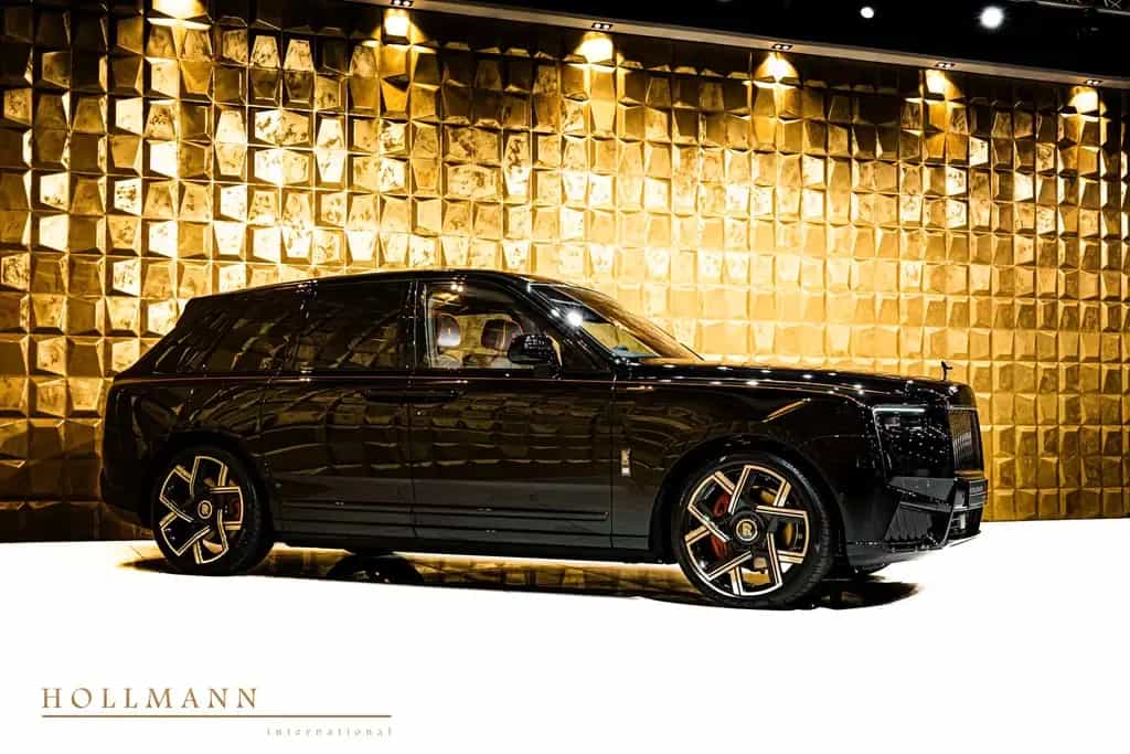 Rolls-Royce Cullinan SERIES II +BLACK BADGE+ SANCTUARY SEAT null-photo-1