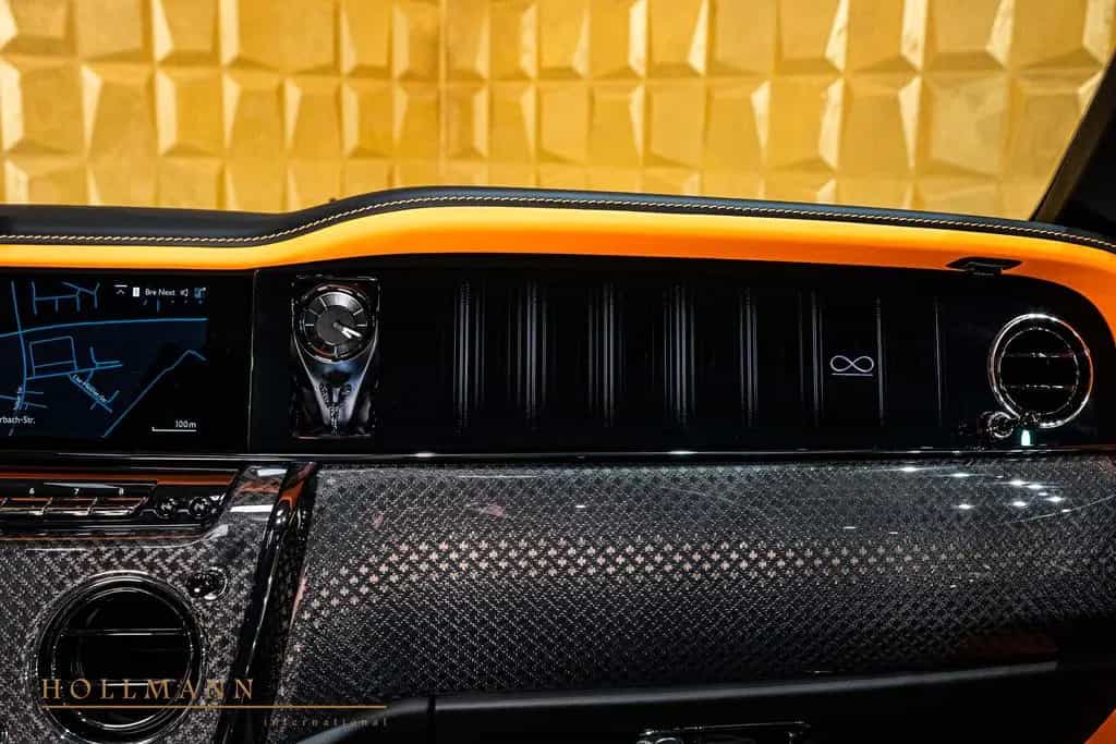 Rolls-Royce Cullinan SERIES II +BLACK BADGE+ SANCTUARY SEAT null-photo-21