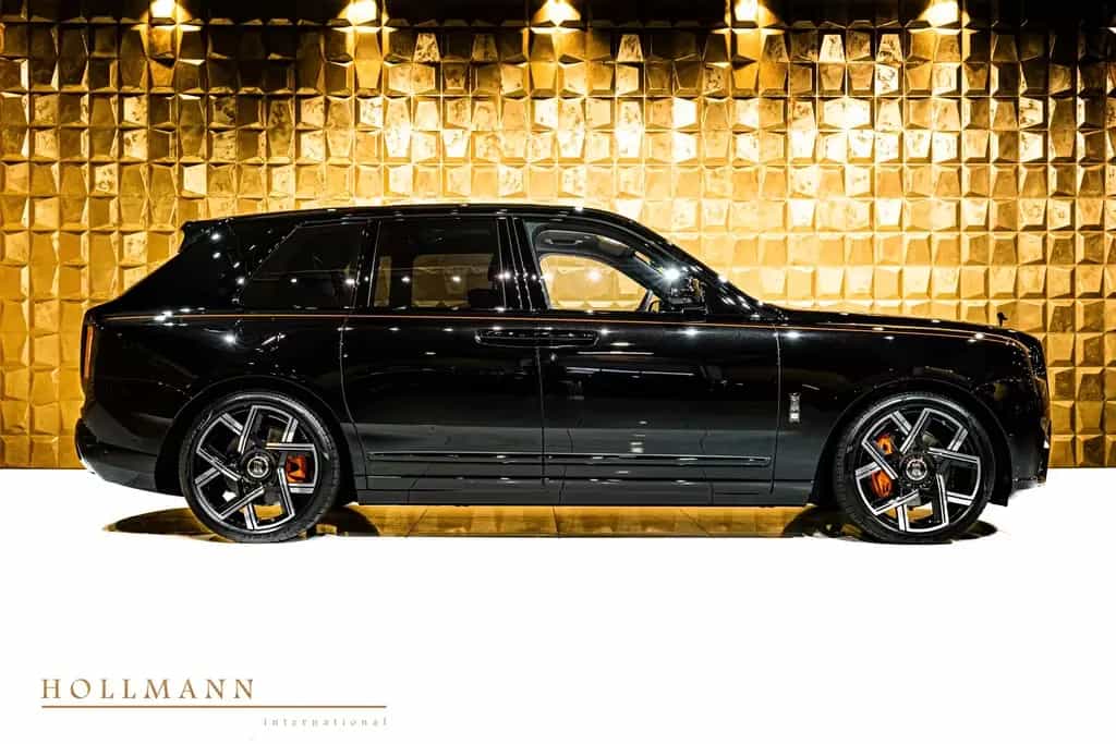 Rolls-Royce Cullinan SERIES II +BLACK BADGE+ SANCTUARY SEAT null-photo-4
