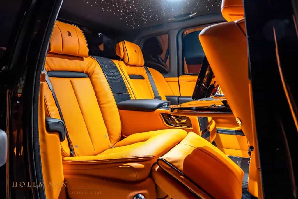 Rolls-Royce Cullinan SERIES II +BLACK BADGE+ SANCTUARY SEAT null-photo-17