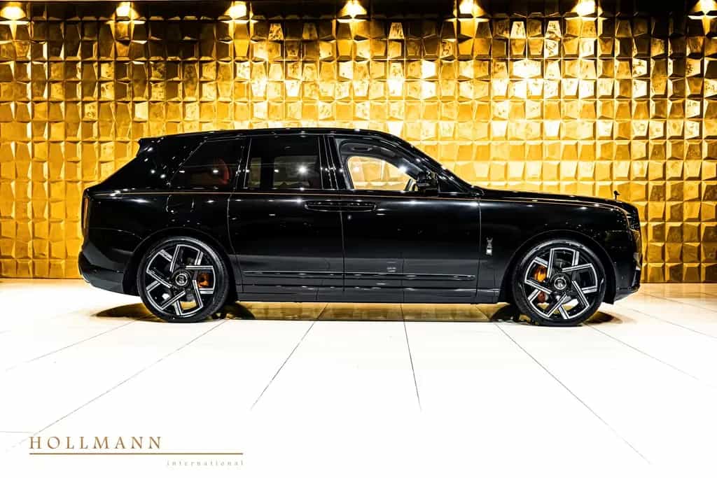 Rolls-Royce Cullinan SERIES II +BLACK BADGE+ SANCTUARY SEAT null-photo-4
