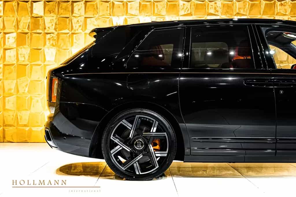 Rolls-Royce Cullinan SERIES II +BLACK BADGE+ SANCTUARY SEAT null-photo-6