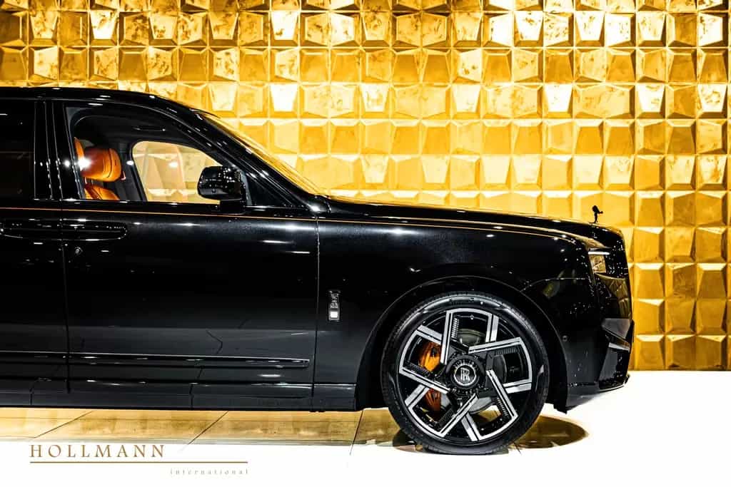 Rolls-Royce Cullinan SERIES II +BLACK BADGE+ SANCTUARY SEAT null-photo-7
