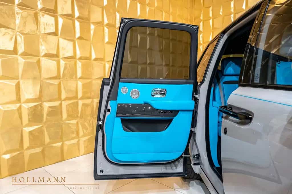 Rolls-Royce Cullinan SERIES II + BLACK BADGE + MY2026 null-photo-16