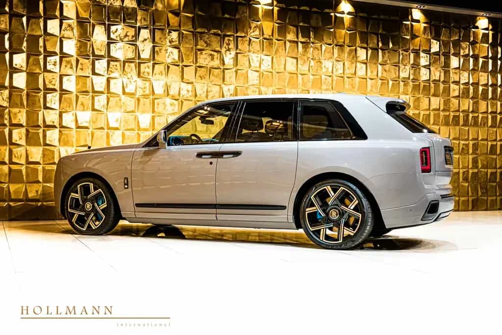 Rolls-Royce Cullinan SERIES II + BLACK BADGE + MY2026 null-photo-3