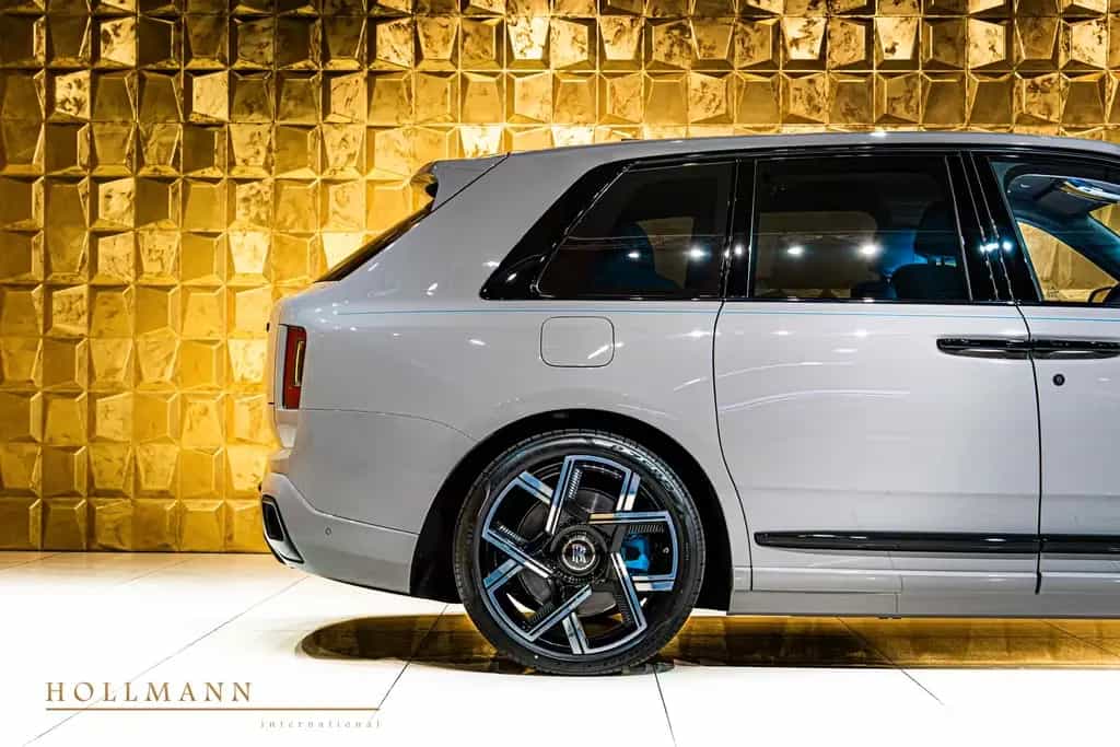 Rolls-Royce Cullinan SERIES II + BLACK BADGE + MY2026 null-photo-8