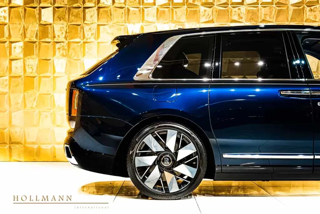 Rolls-Royce Cullinan SERIES II + SHOOTING STAR + BESPOKE + null-photo-7