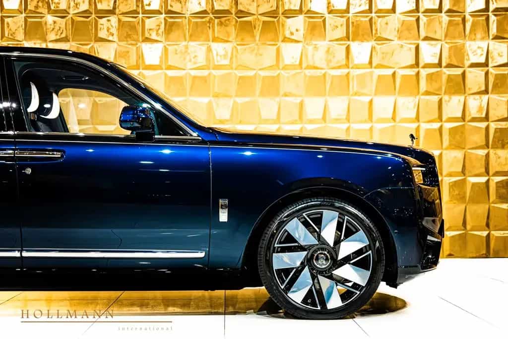 Rolls-Royce Cullinan SERIES II + SHOOTING STAR + BESPOKE + null-photo-8