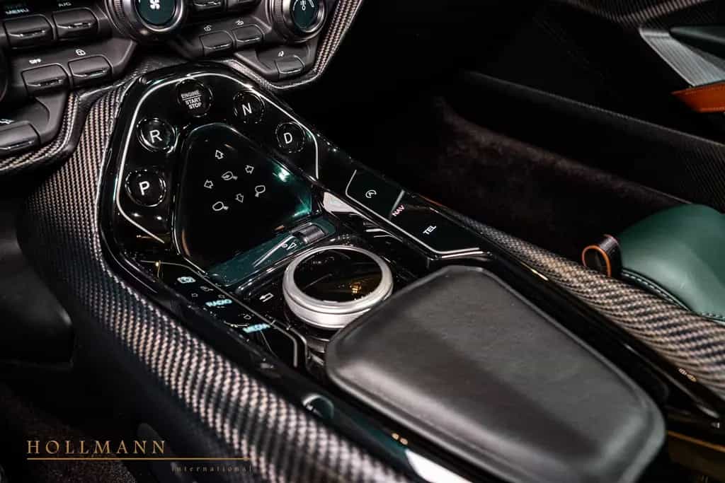 Aston Martin V12 Speedster + CARBON HELMETS 09/2021-photo-17