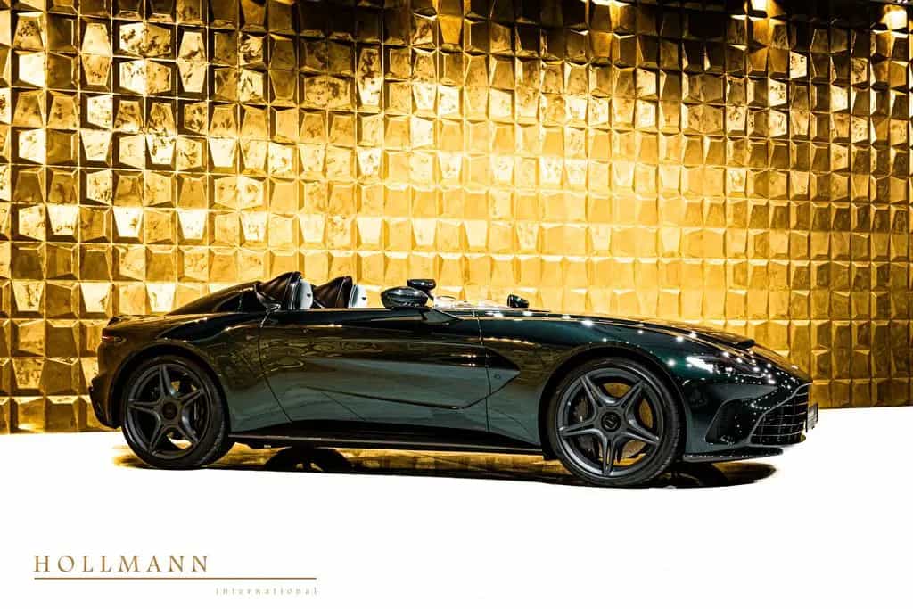 Aston Martin V12 Speedster + CARBON HELMETS 09/2021-photo-2