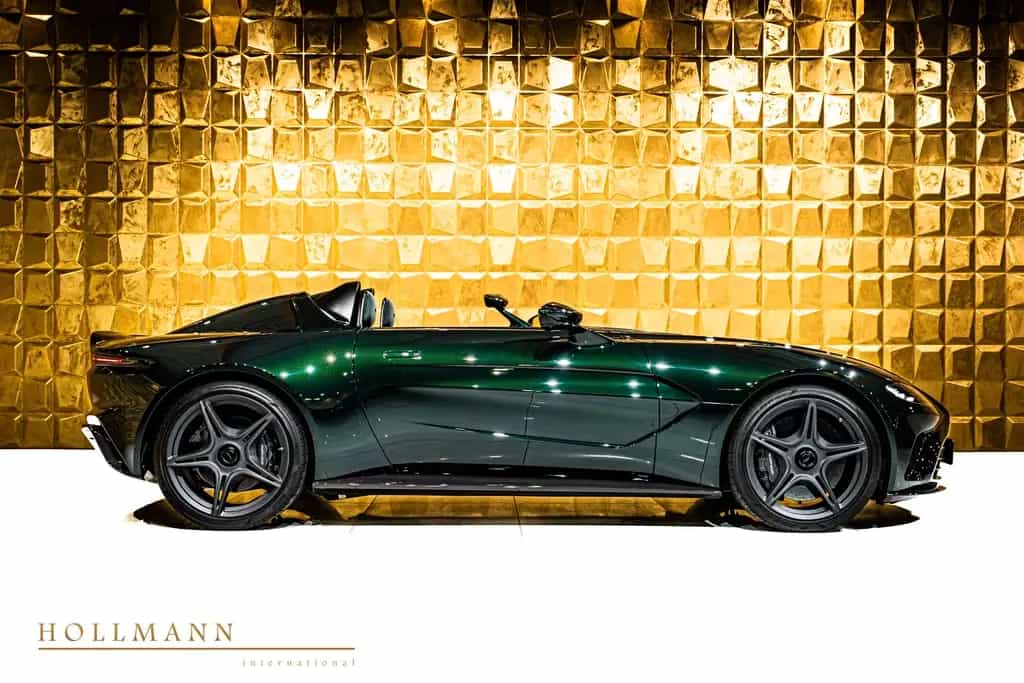 Aston Martin V12 Speedster + CARBON HELMETS 09/2021-photo-3
