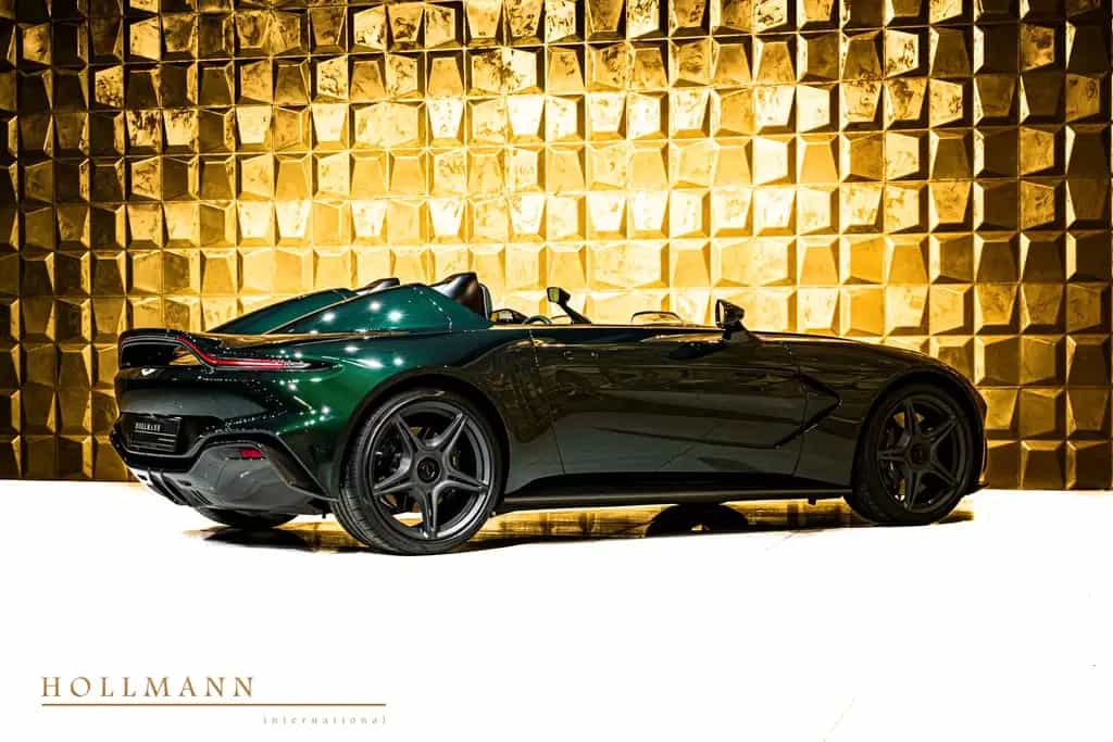 Aston Martin V12 Speedster + CARBON HELMETS 09/2021-photo-5