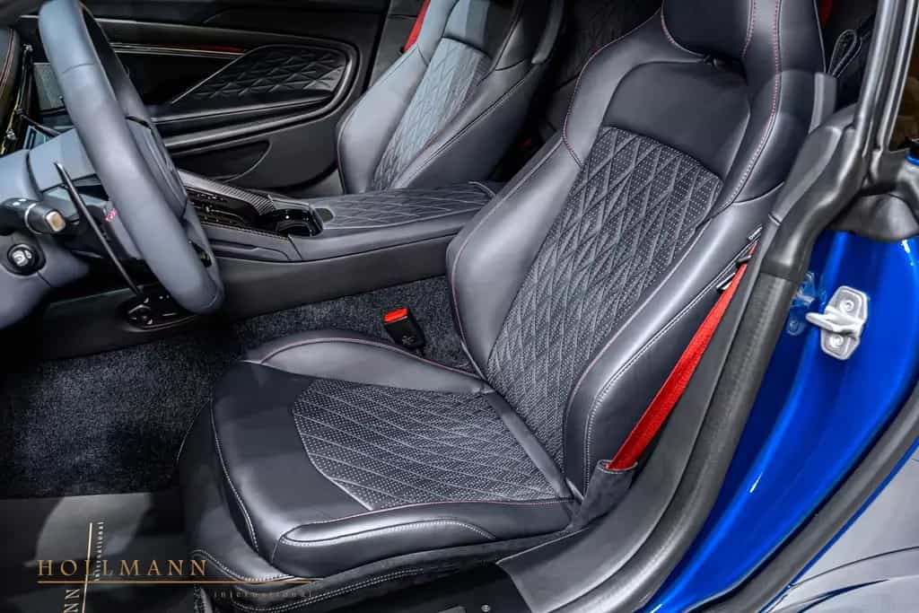 Aston Martin DB12 COUPE + CARBON + BOWERS WILKINS + 09/2024-photo-20