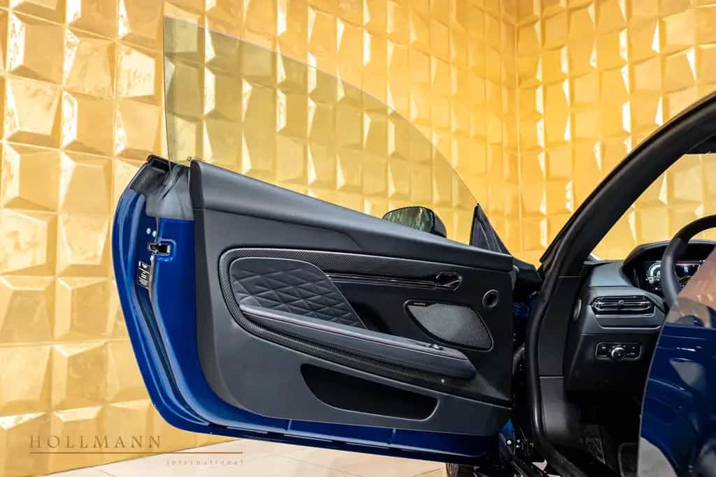 Aston Martin DB12 COUPE + CARBON + BOWERS WILKINS + 09/2024-photo-7