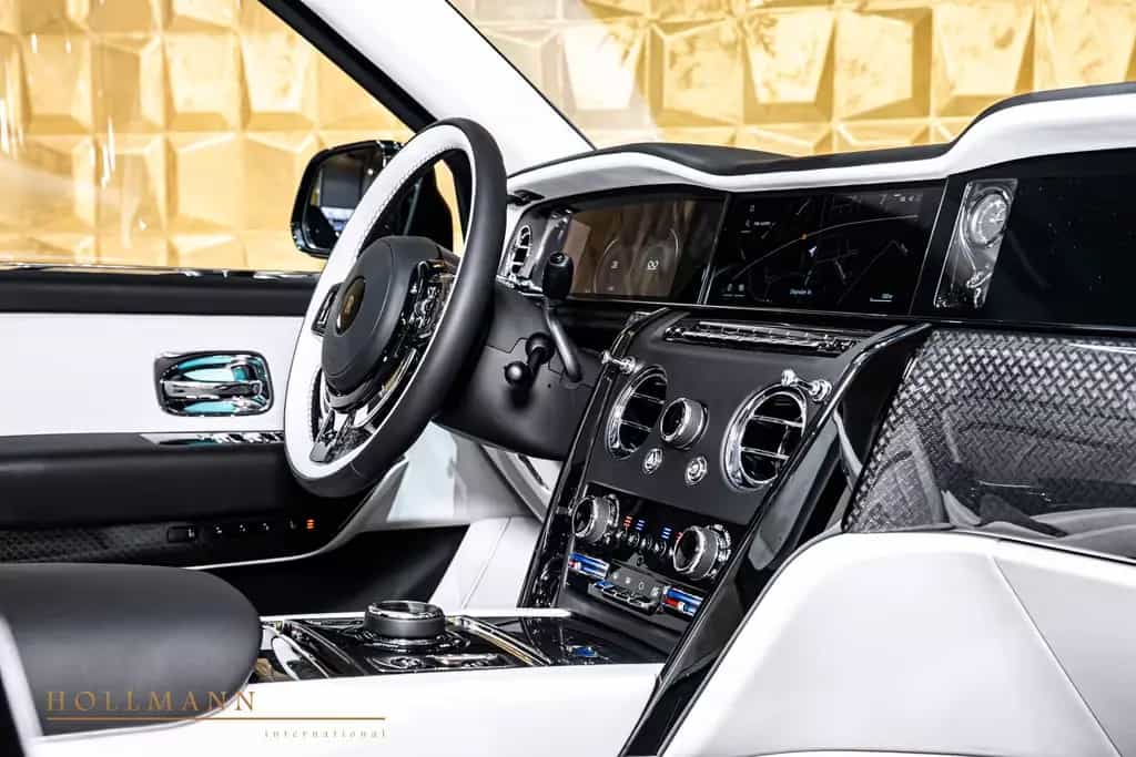 Rolls-Royce Cullinan SERIES II +BLACK BADGE+MANSORY+ null-photo-10