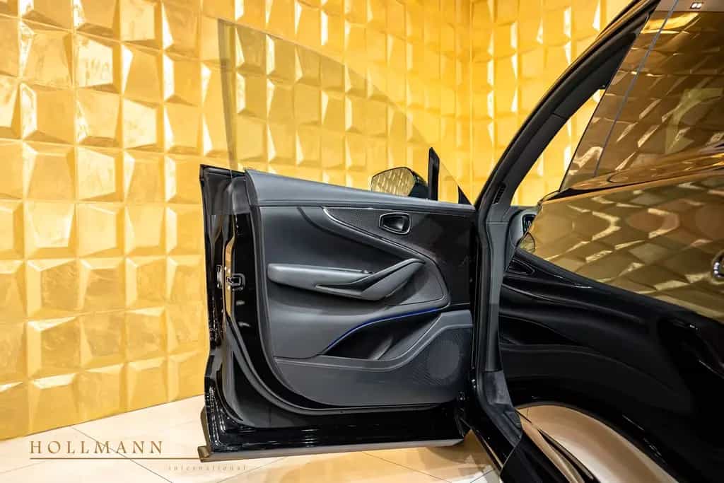 Aston Martin DBX 707 null-photo-10
