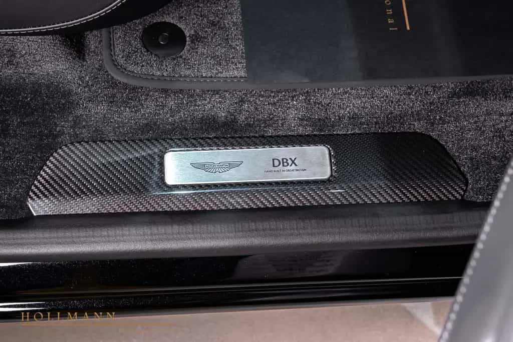 Aston Martin DBX 707 null-photo-16