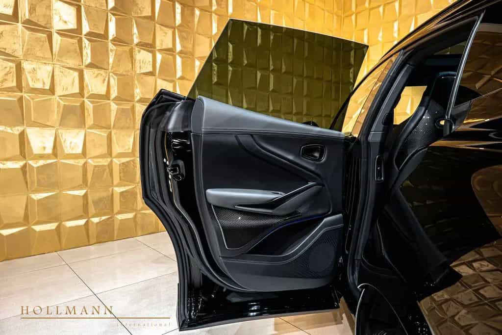 Aston Martin DBX 707 null-photo-23