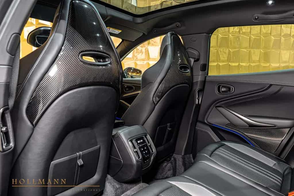 Aston Martin DBX 707 null-photo-24